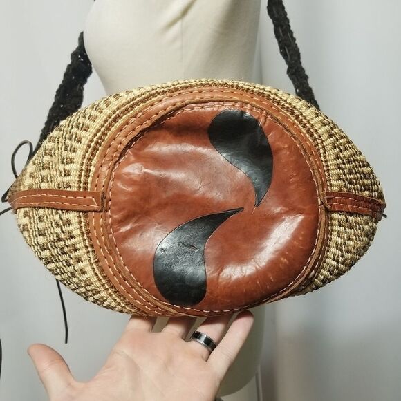 Handcrafted African Woven Sisal Kilim Crossbody Shoulder Bag with Leather Trims - Picture 8 of 8